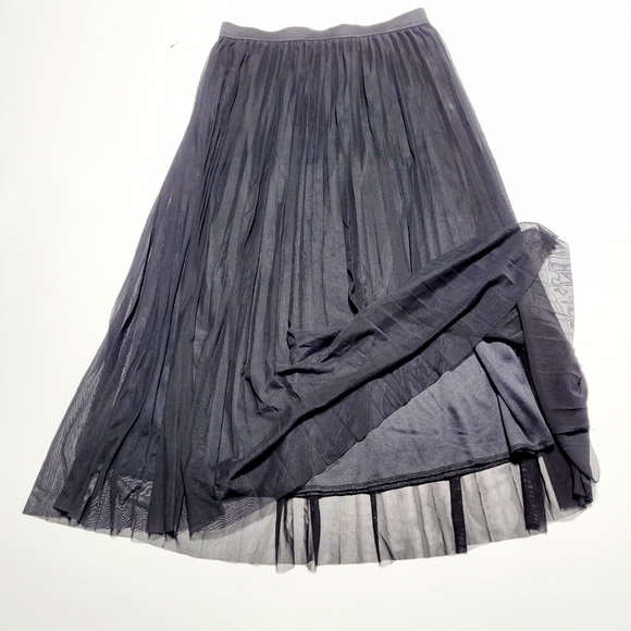 Sincerely Jules Black Pleated Shear Flowy Maxi Skirt Women's (L) - Picture 8 of 9